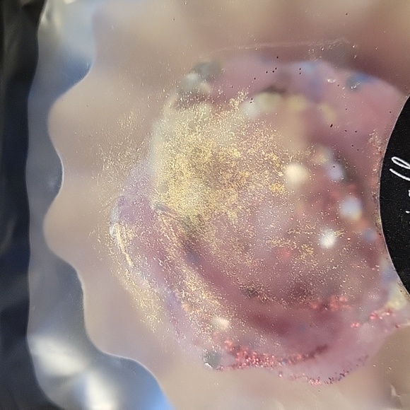 Hand Poured Wax Melts/ Set Of 6/diff.shapes/Scents/Colors - Picture 6 of 7